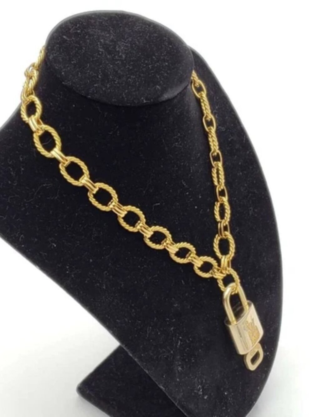 Gold-Plated Necklace with Authentic Louis Vuitton Padlock - Picture 7 of 8